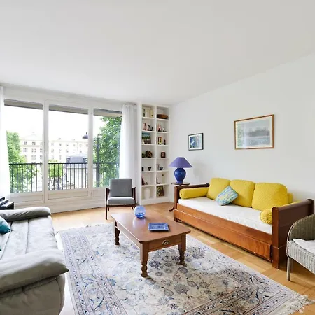 La Tour Maubourg Apartment *