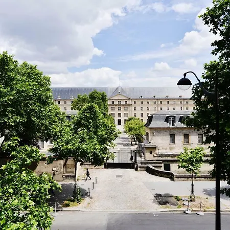 La Tour Maubourg * Paris